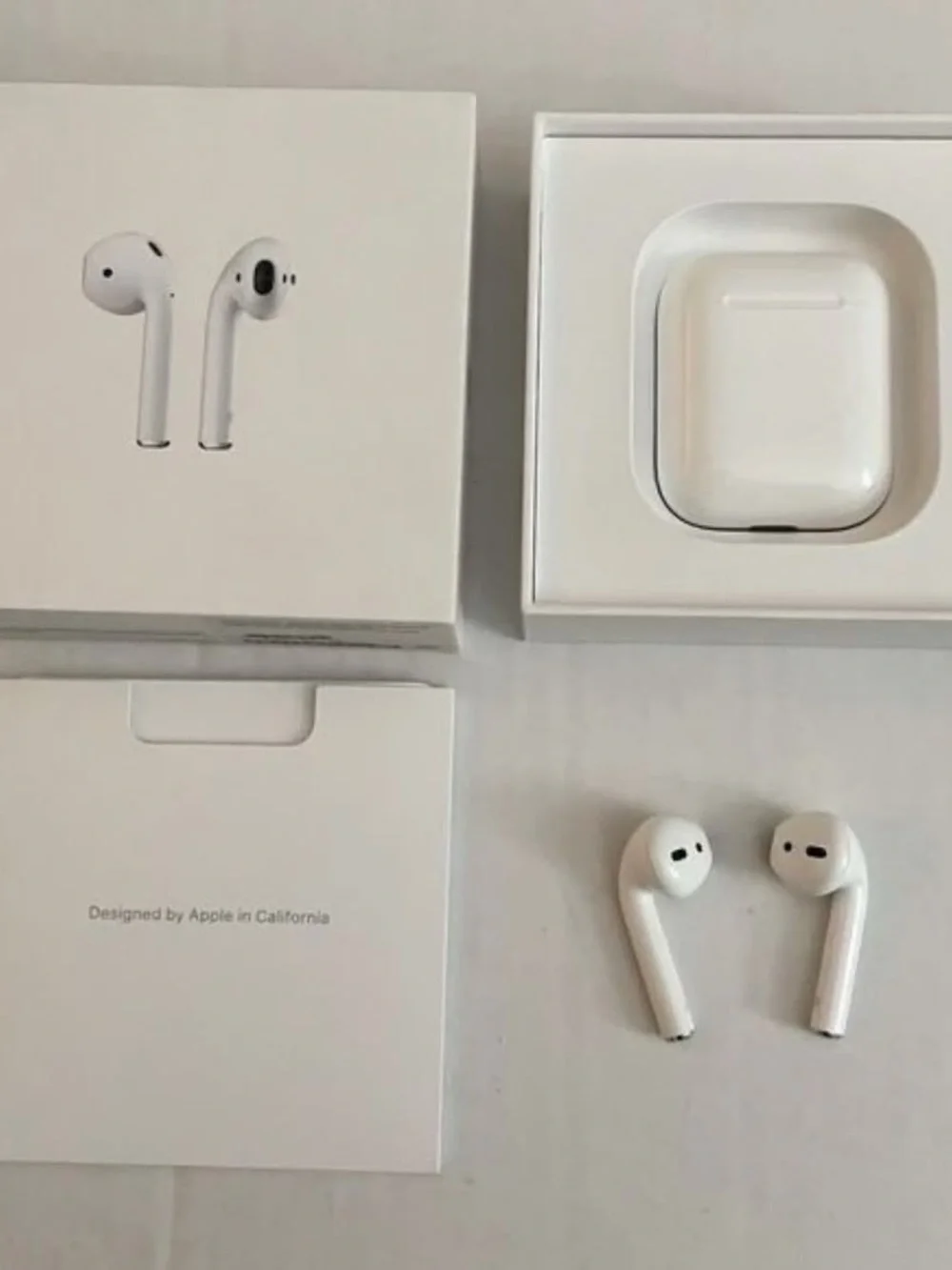 Apple White Wireless Earbuds with White Charging Case